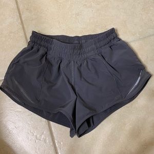 lululemon dark carbon hotty hot shorts!